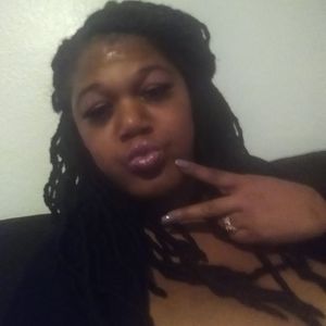 Meet your Posher, Monique